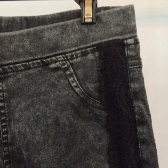 𝅺NYC NICE H 💕Black Denim Leggins with Lace💕 - Picture 2 of 4